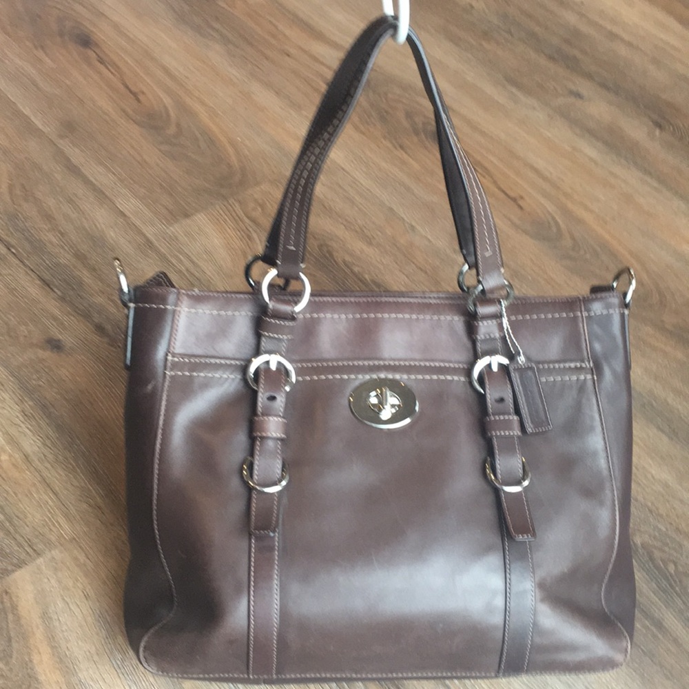 Coach Chelsea tote bag in Expresso.
